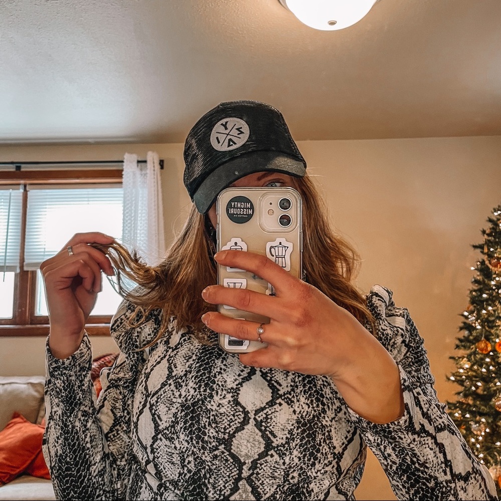 Zyia mesh trucker baseball hat